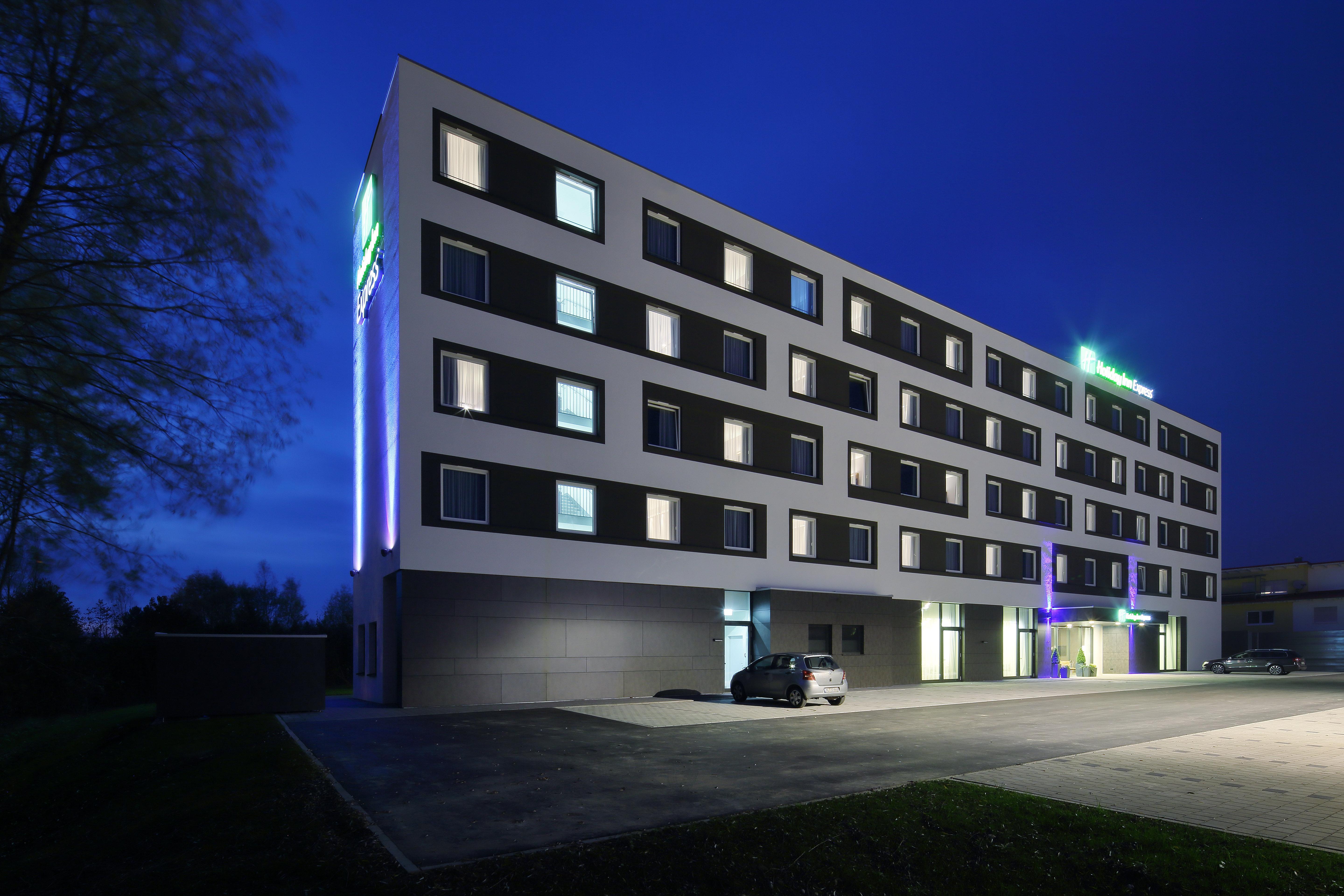 Holiday Inn Express Friedrichshafen, An Ihg Hotel Exterior foto